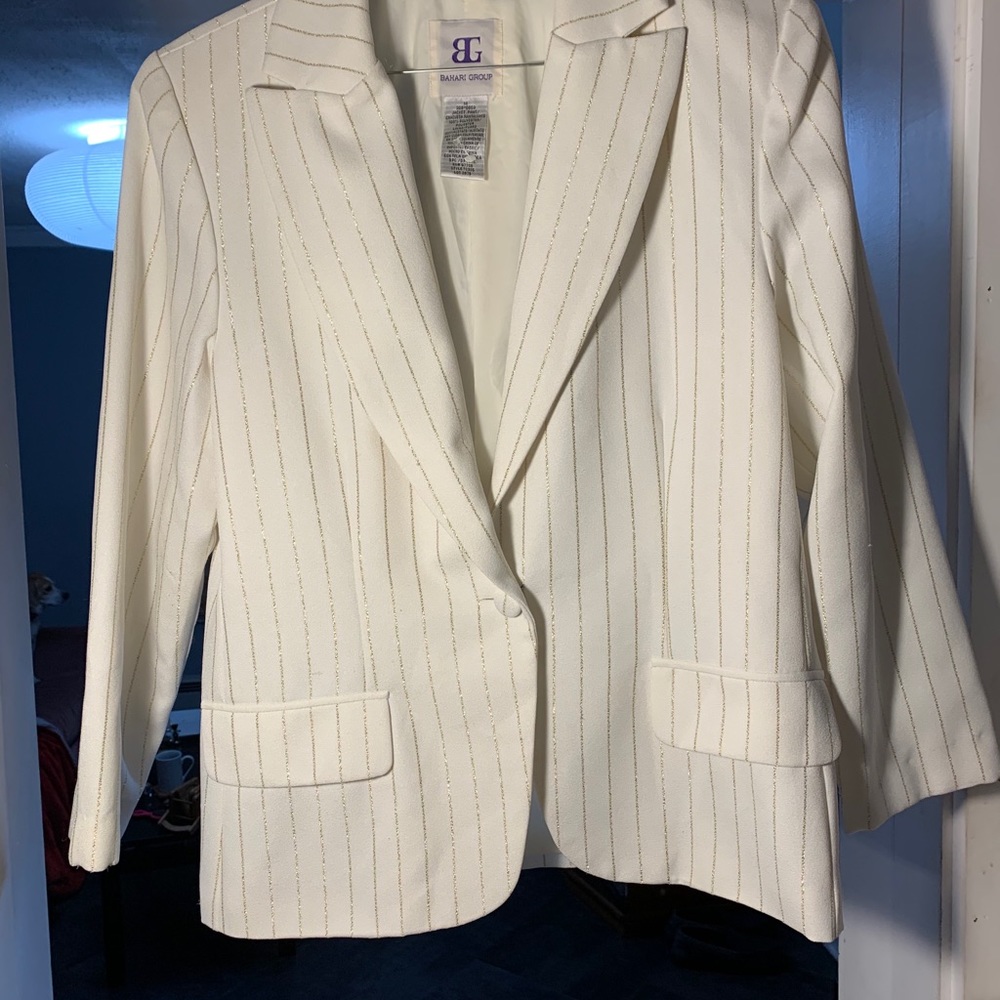 White/gold pinstripe blazer